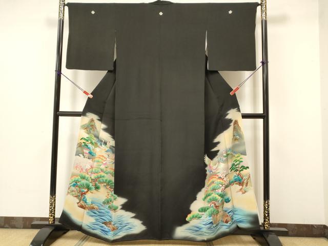 平和屋着物■豪華黒留袖　刺繍　飛鶴風景笹梅松文　暈し染め　金彩　正絹　逸品　DAAS9492ma_画像1