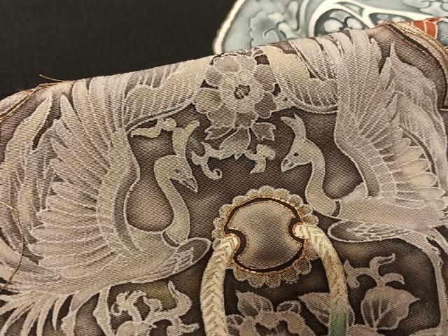 ◆古典◆豪華◆椿七宝紋◆金彩加工◆金駒刺繍◆フルオーダー◆フルセット◆成人式 金駒刺繍 引箔袋帯【七宝 白灰】 [241021-kinho-39] - ￥115,000