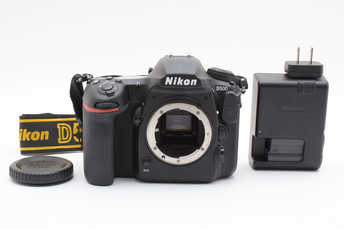 #e135★極上美品★ ニコン Nikon D500 ボディ シャッター数3400枚以下_画像1
