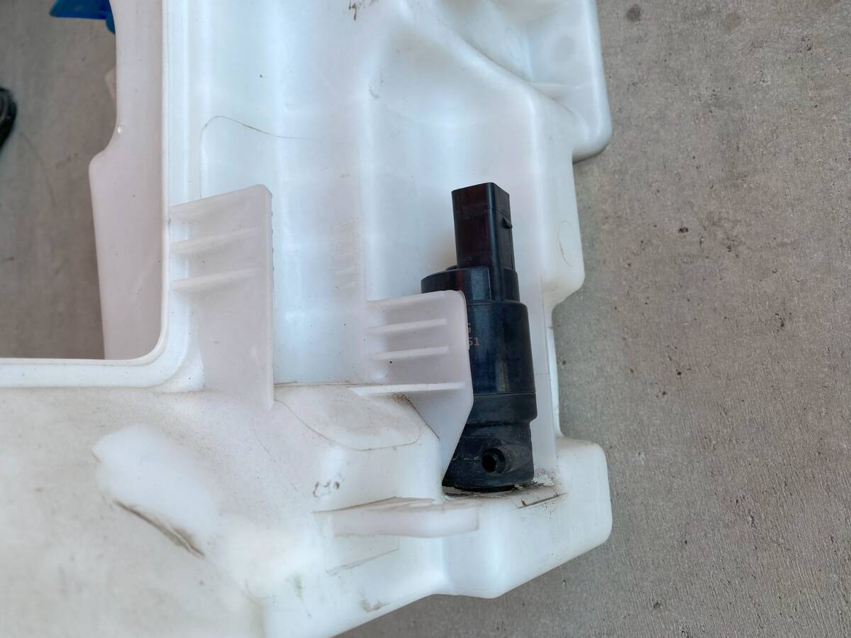 VW　ワーゲン　16cbz　ザ・ビートル　CBZ　ウォッシャータンク　モーター付き_画像2