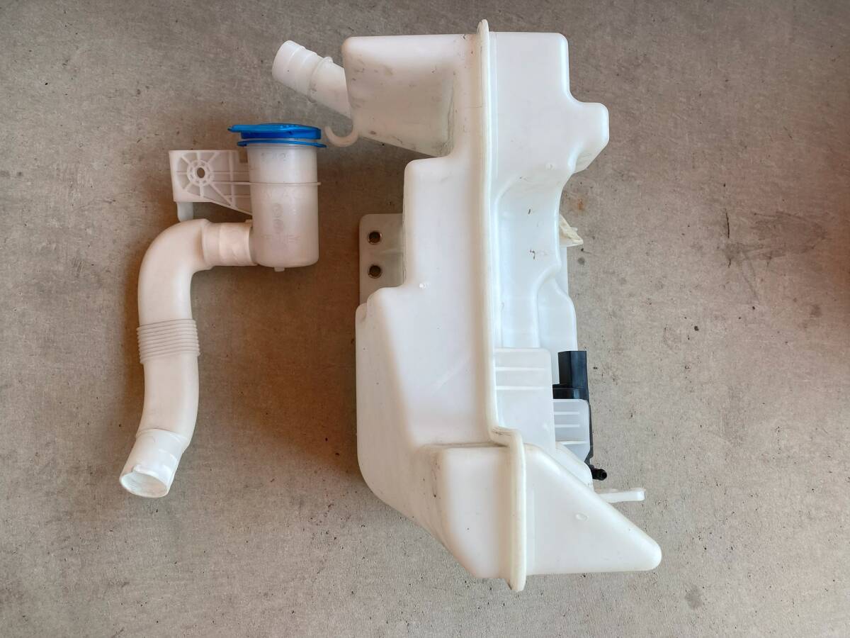 VW　ワーゲン　16cbz　ザ・ビートル　CBZ　ウォッシャータンク　モーター付き_画像1