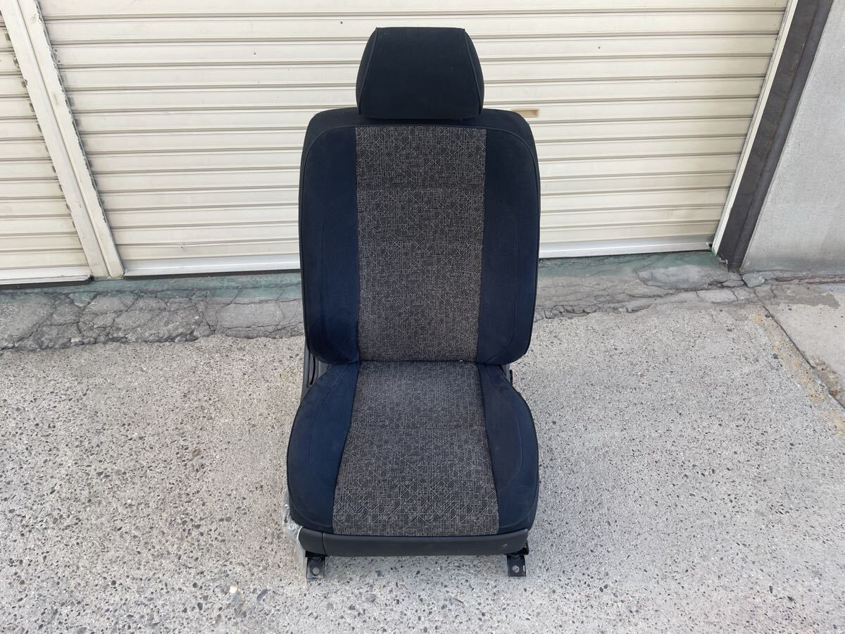 トヨタ純正 JZS161 アリスト 後期 フロント パワーシート 電動 右 右側 運転席側 モケット JZS160_画像1