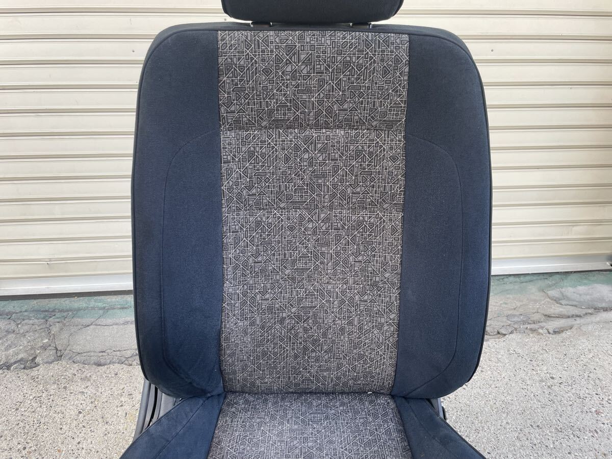 トヨタ純正 JZS161 アリスト 後期 フロント パワーシート 電動 右 右側 運転席側 モケット JZS160_画像3