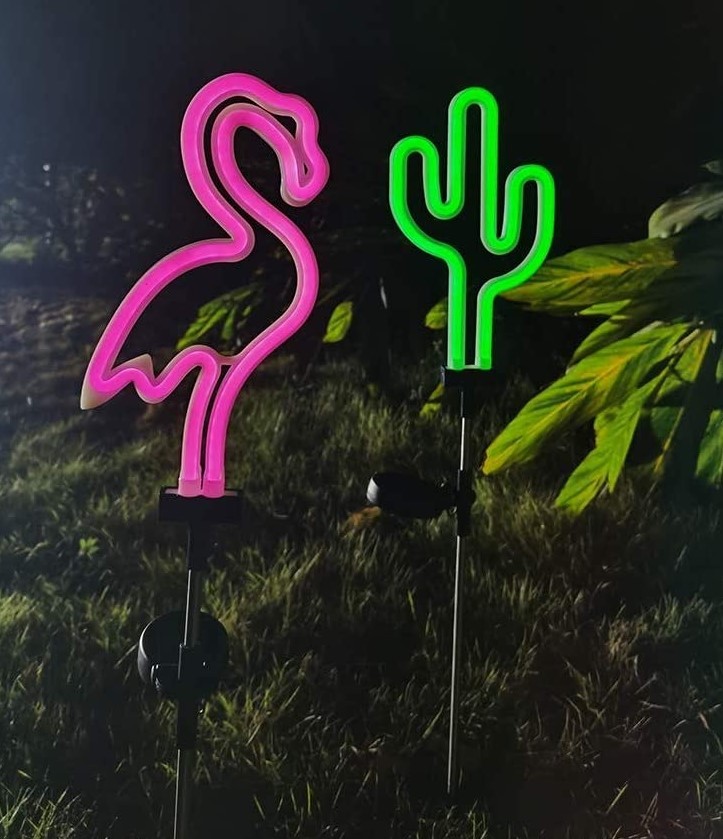 フラミンゴ型とサボテン型のガーデンライト 裝飾品 オーナメント アート おしゃれ かわいい 庭 ベランダ インテリア プレゼント ギフト
