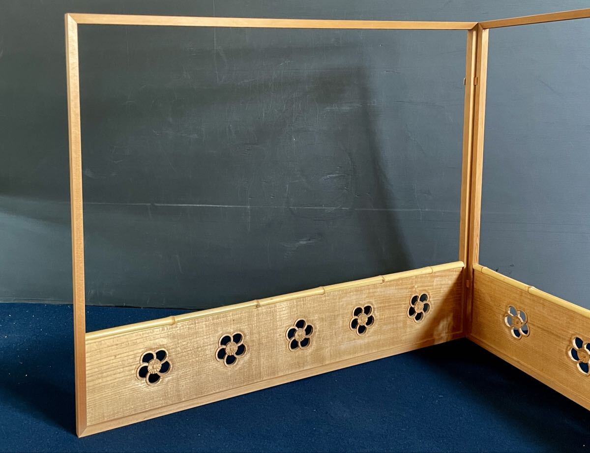 『母』 如心斎好 捻り梅 指物師 重春 風炉先屏風 桐 杉縁 （820①）❣️割引 母』 如心斎好 捻り梅 指物師 重春 風炉先屏風 桐板 杉縁 （