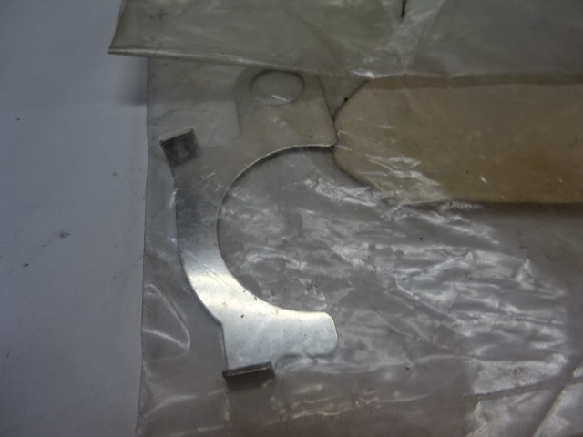 【MA2079】ヤマハ　RZ50　シムキャリパー　4X8-25827-00　純正新品