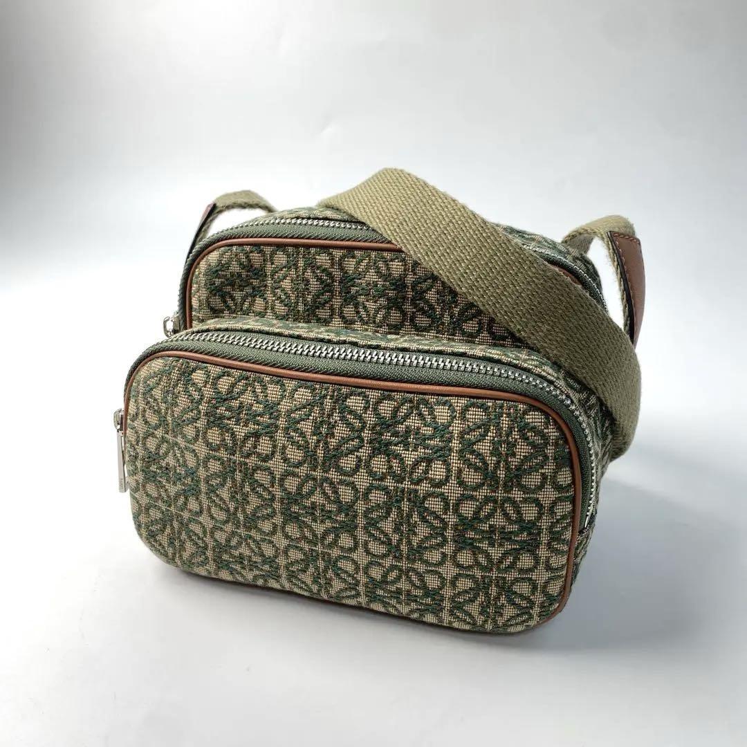 ロエベLOEWE アナグラム カメラバック ミニ グリーン ロエベLOEWE アナグラム カメラバック ミニ グリーン