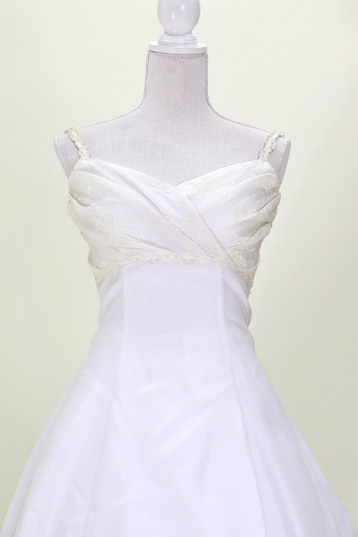 中古 ウェディングドレス 二次会・フォト婚に! Lovely Wedding 9号T ホワイト/white Aラインドレス W-75_画像4