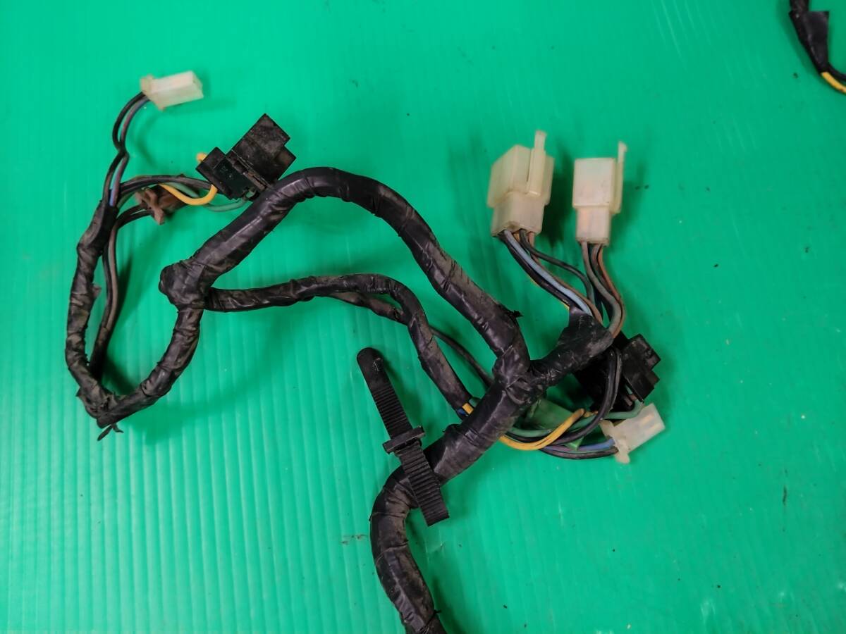 100 D1 ヤマハ FZR250 2KR メインハーネス リレーなど 中古 20250807_画像7