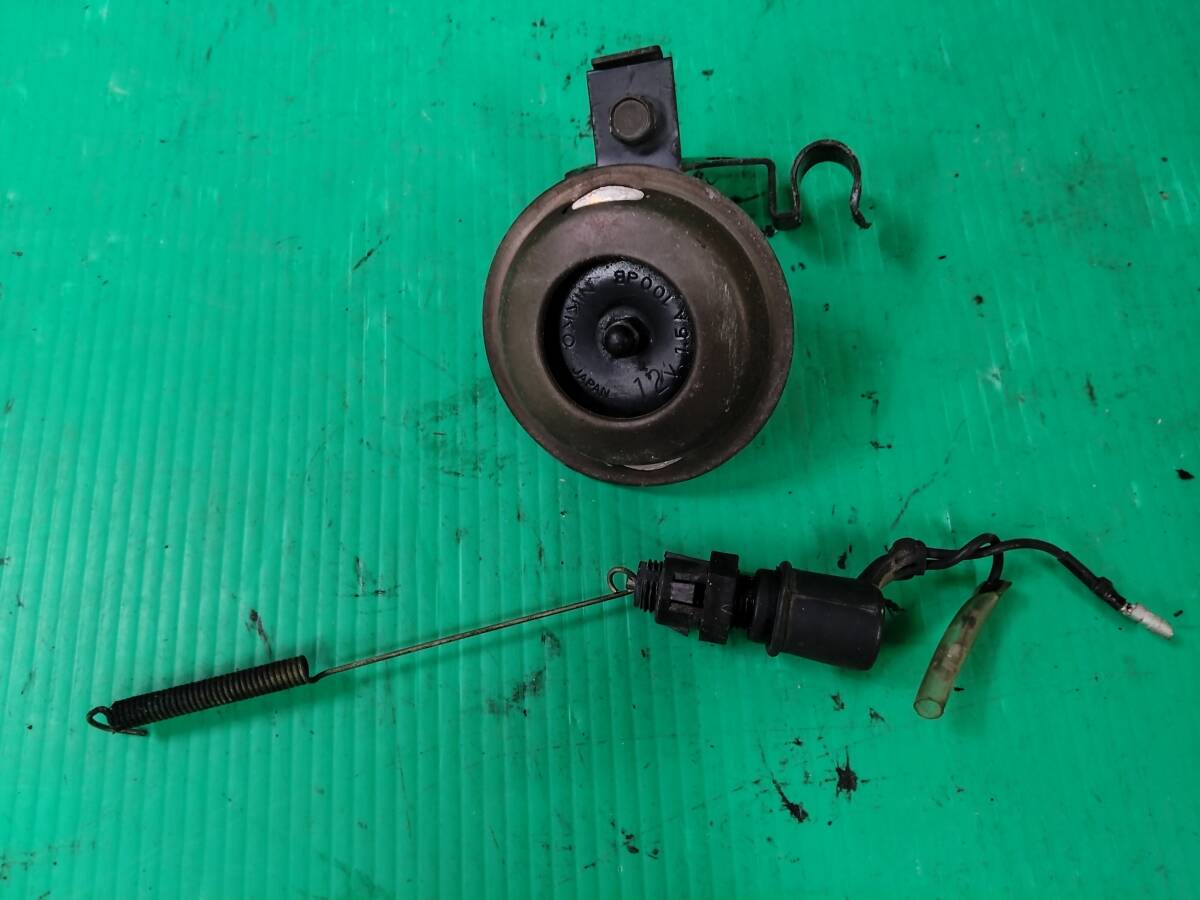 100 D1 ヤマハ FZR250 2KR メインハーネス リレーなど 中古 20250807_画像8