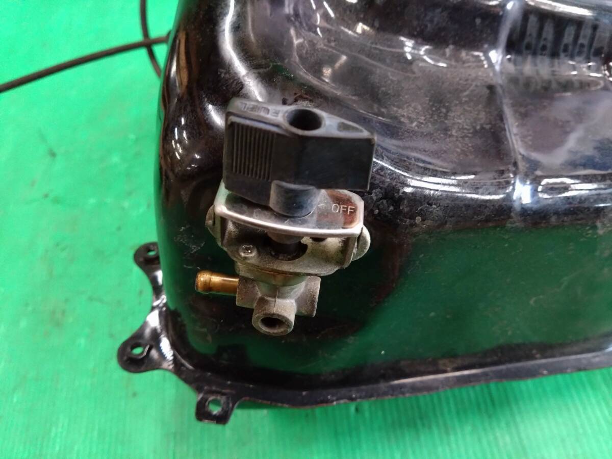 140 E6 ヤマハ FZR250 2KR ガソリンタンク 燃料タンク 中古 20250813_画像6
