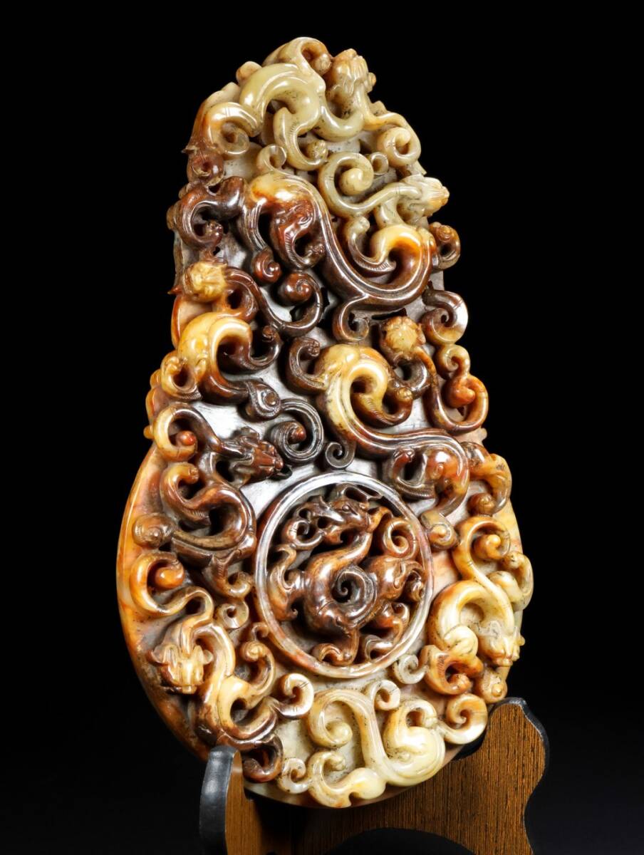 龍ドラゴン 天然石古砡 砡製物 和田玉 清時代/明代中国古美術骨董 収蔵品 龍ドラゴン 天然石古砡 砡製物 和田玉 清時代/明代中国古美術