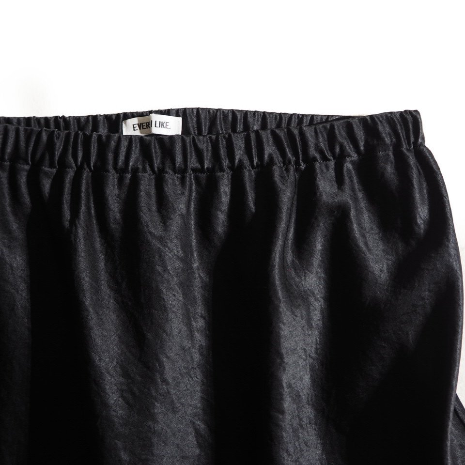 R1208f27 ▼EVERYDAY I LIKE. ドゥーズィエムクラス▼　24SS Minimal satin サテンスカート ブラック / トリアセテート 黒 春夏_画像4