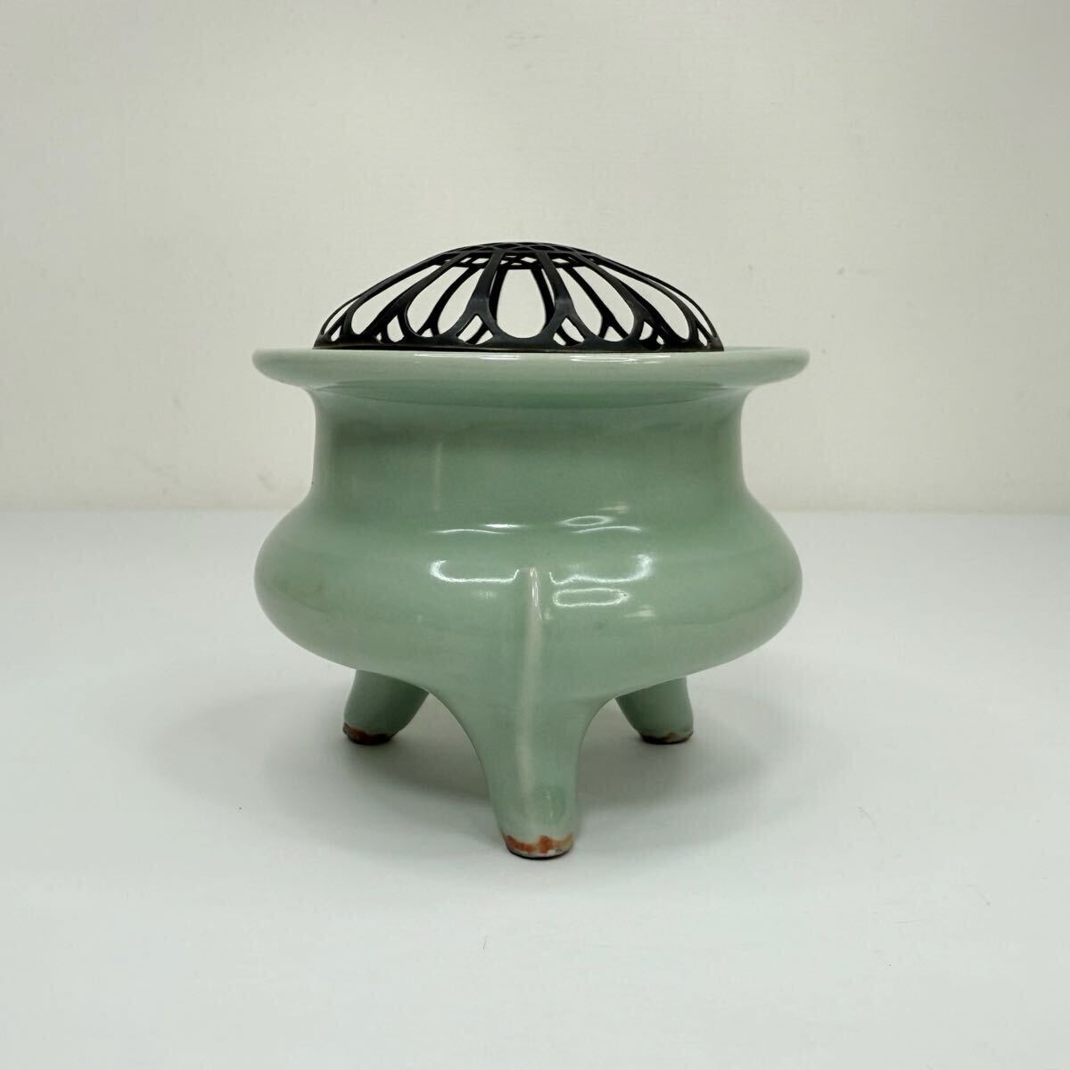 唐白磁 三足壺 陶芸 骨董品 三足炉 美術品 CB-中国古美術 時代物 香炉 青磁 龍泉窯 袴腰 三足炉 火舍付 共