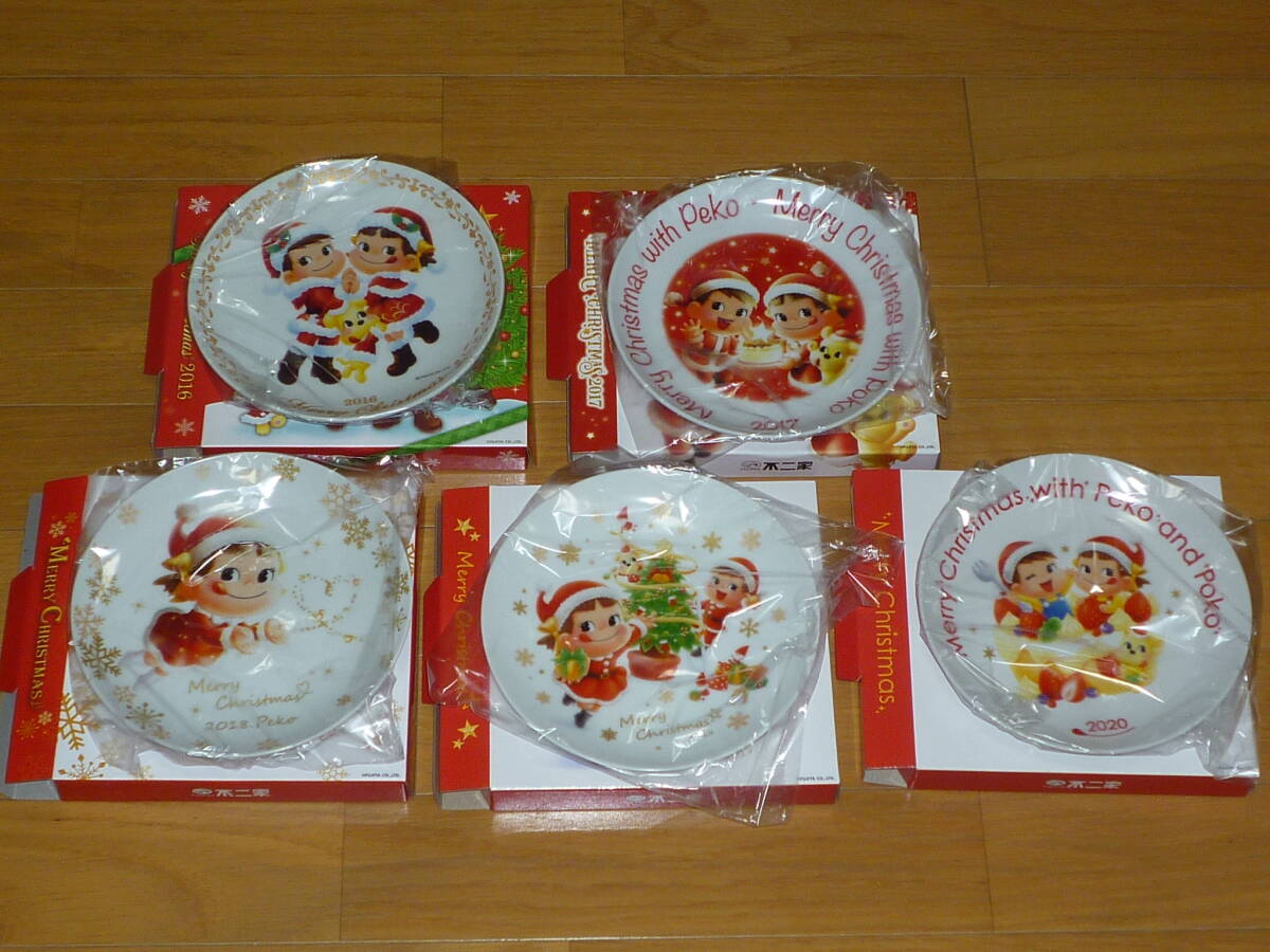 ペコ＆ポコ　2016～2020年　クリスマスケーキ皿５枚　未使用_画像2