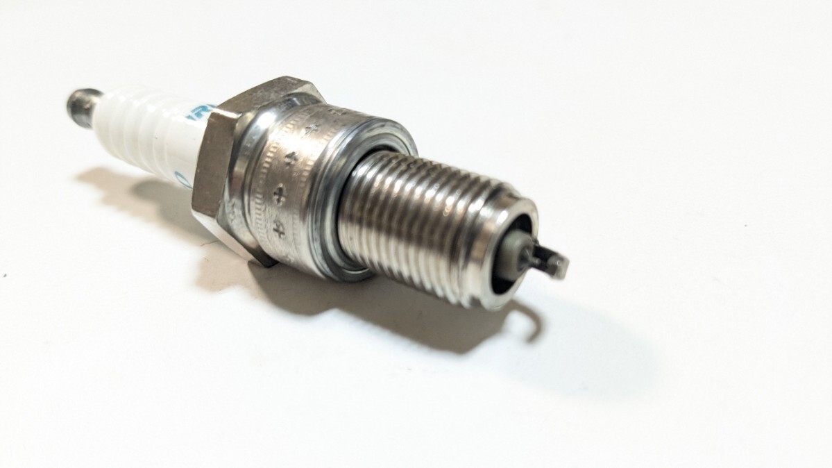 【送料無料】DENSO デンソー IRIDIUM POWER IW20 KT100やミニバイク等レーシングプラグ_画像1