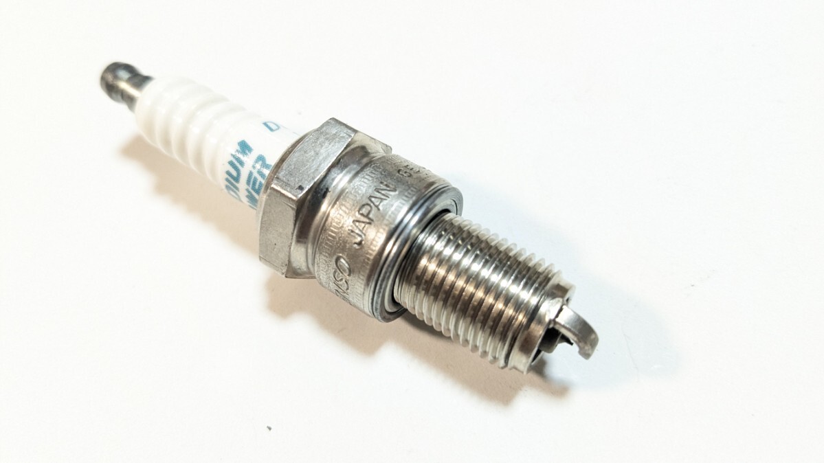 【送料無料】DENSO デンソー IRIDIUM POWER IW20 KT100やミニバイク等レーシングプラグ_画像3