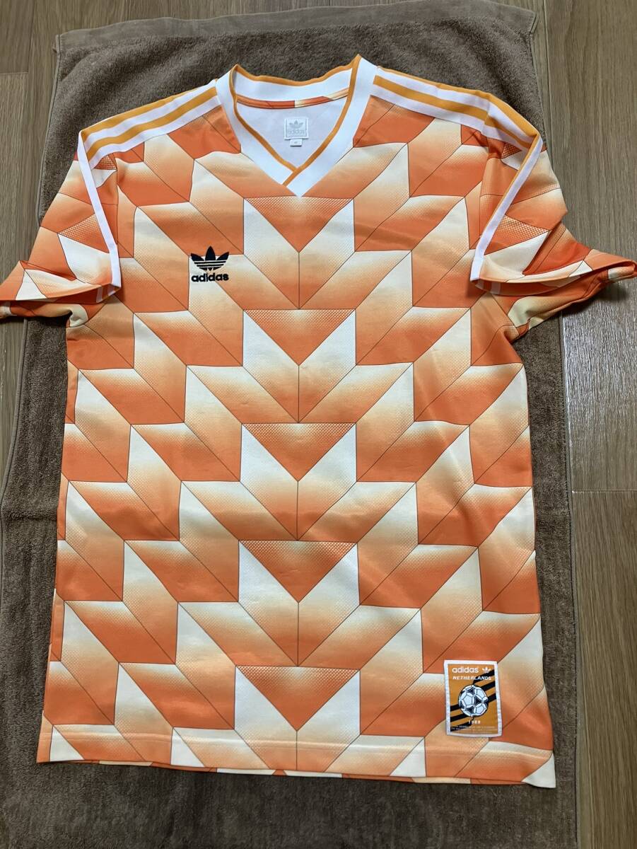 adidas 正規品　オランダ　ユニフォーム　1988 復刻　ユーロ優勝 adidas 正規品 オランダ ユニフォーム 1988 復刻 ユーロ優勝