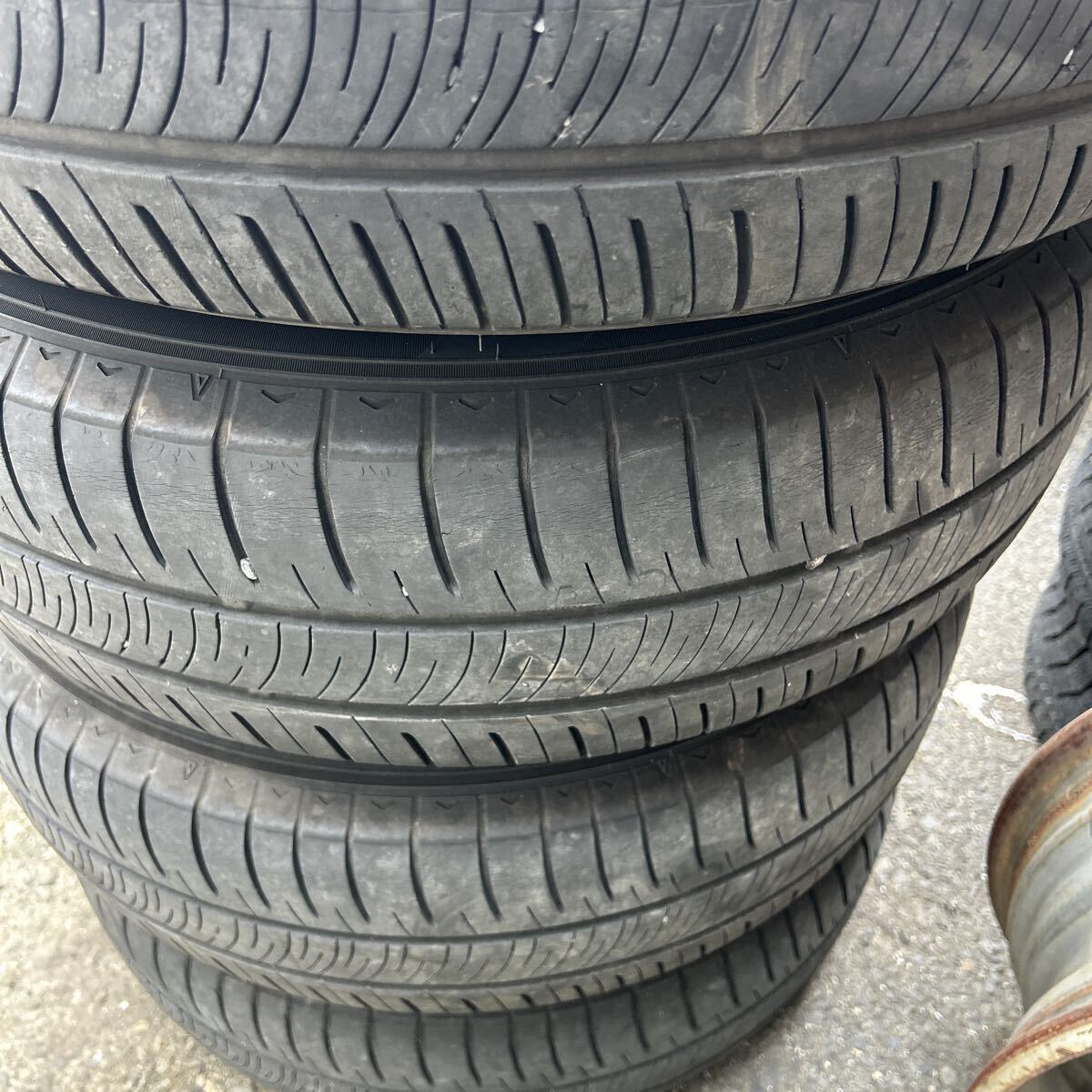 100系ハイエース 205/70R15 ダンロップRV504 中古セット④本_画像2