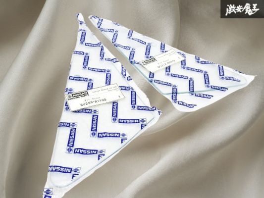 ★奇跡の新品未使用 NISSAN袋入り★ 日産純正 KPGC10 スカイライン ハコスカ GT-R フロント 三角窓 ガラス 白ガラス 左右セット 当時物!!_画像2