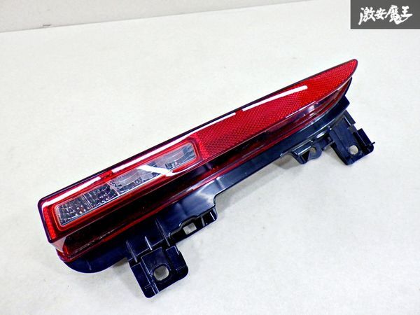 【点灯OK!】ポルシェ 純正 マカン 95B リア フォグランプ 左 左側 95B945701E 即納 棚24I_画像1