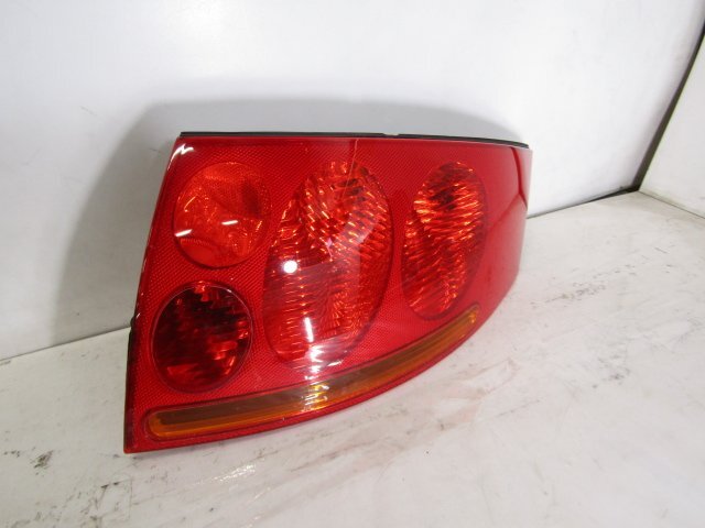 [30M+KF4] Audi TT GH-8NBHEF правый задний фонарь задние фонари правый руль 