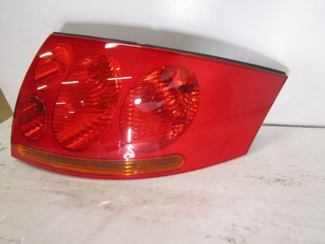 [30M+KF4] Audi TT GH-8NBHEF правый задний фонарь задние фонари правый руль 