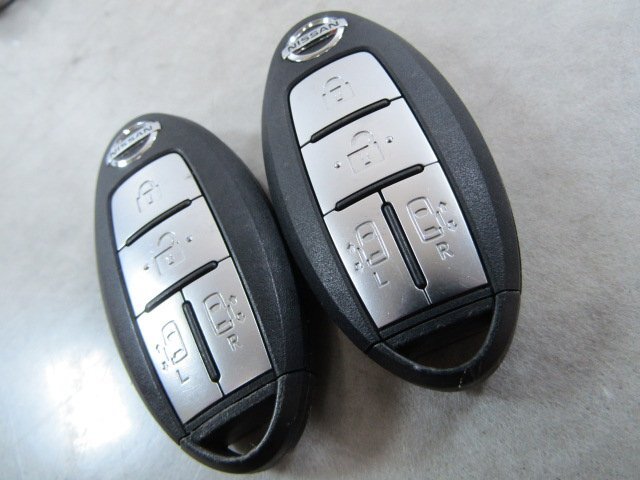 [42L:C4] 日産純正 スマートキー キーレス 4ボタン 2個セット [007YUUL0454]【送料 全国一律 430円】_画像2
