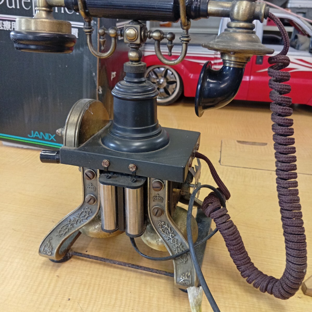 パラマウント アンティーク 電話 黒色 サイズ 幅26cm × 奥行13cm × 高さ27cm (YS1087) 昭和レトロ_画像10