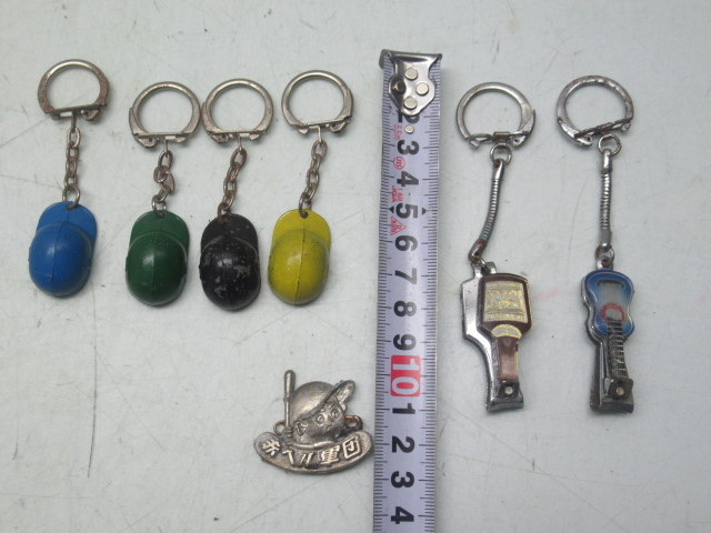 48552 古い 当時物 雑貨 キーホルダー 野球 ヘルメット 爪切り ツメ切 アンティーク コレクション まとめ売り バッジ バッヂ_画像9