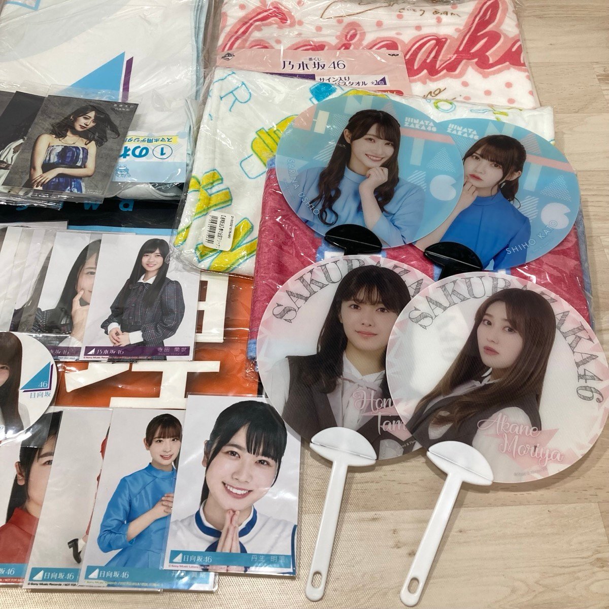 欅坂 乃木坂 日向坂 トレカ グッズ ① 坂道 乃木坂 日向坂 欅坂 46 グッズ ( ペンライト 写真 缶
