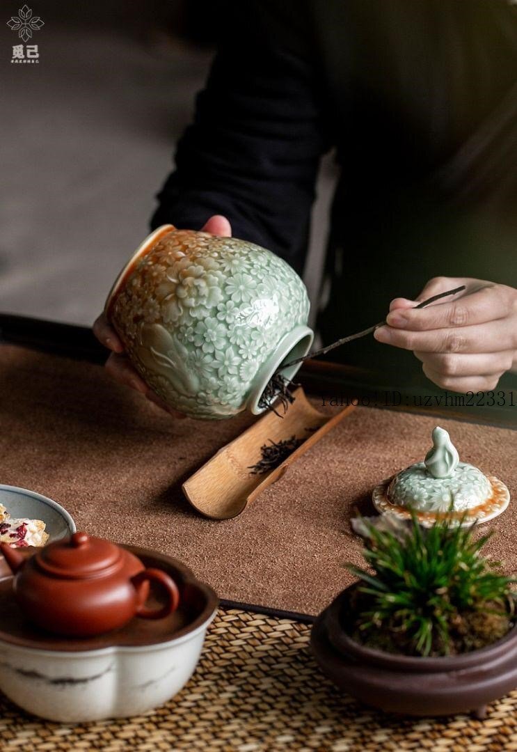 中国美術 茶筒 茶器 茶入れ 茶道具 青磁 花が咲きます似錦お茶の