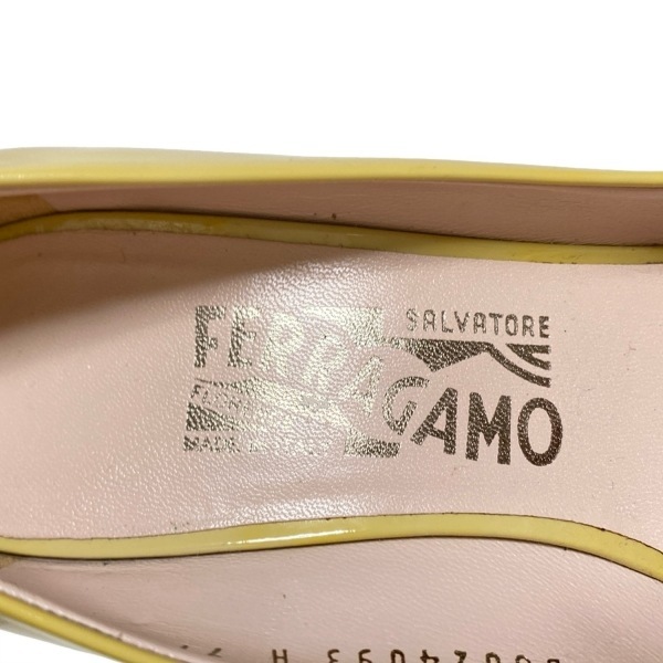 サルバトーレフェラガモ FERRAGAMO/SalvatoreFerragamo パンプス 6C - レザー ダークイエロー レディース ヴァラ/オープントゥ 靴_画像5
