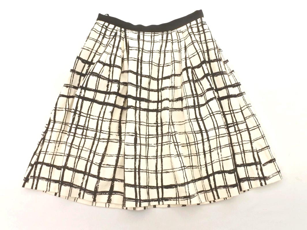 Max Mara マックスマーラ STUDIO チェック柄 タック Aライン 台形 スカート size36/白x黒 ■◇ ☆ fhb1 レディース_画像6