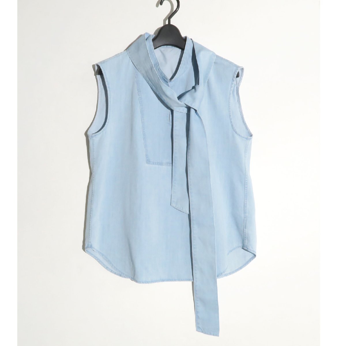 25ss MACPHEE コットンセルロースデニム ボウタイノースリーブブラウス 定価19,800円 12015201532 ライトブルー size36 9号 マカフィー_画像2