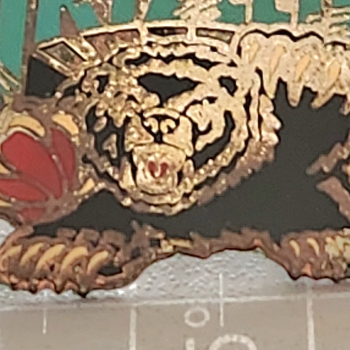 希少 レア ピンバッジ NBA バンクーバー・グリズリーズ(現在メンフィス・グリズリーズ)約2.5cmx3.5cm VANCOUVER GRIZZLIES _画像3