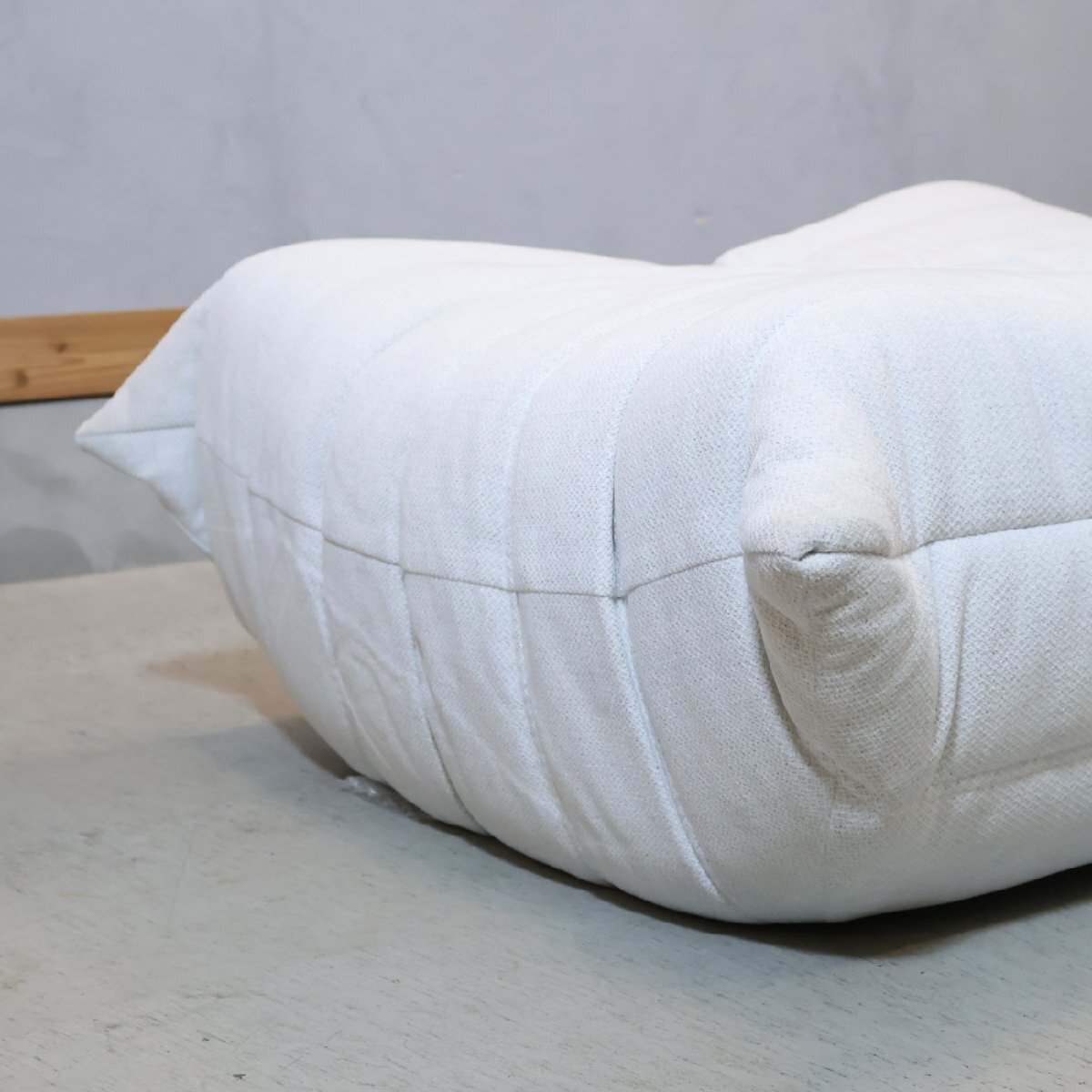 ligne roset リーンロゼ TOGO トーゴ パフ オットマン 腰掛け 1人掛けソファ スツール フランス 高級(jí)家具 ローソファー モダン FH411