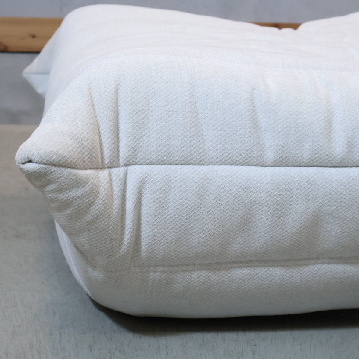 ligne roset リーンロゼ TOGO トーゴ パフ オットマン 腰掛け 1人掛けソファ スツール フランス 高級(jí)家具 ローソファー モダン FH411