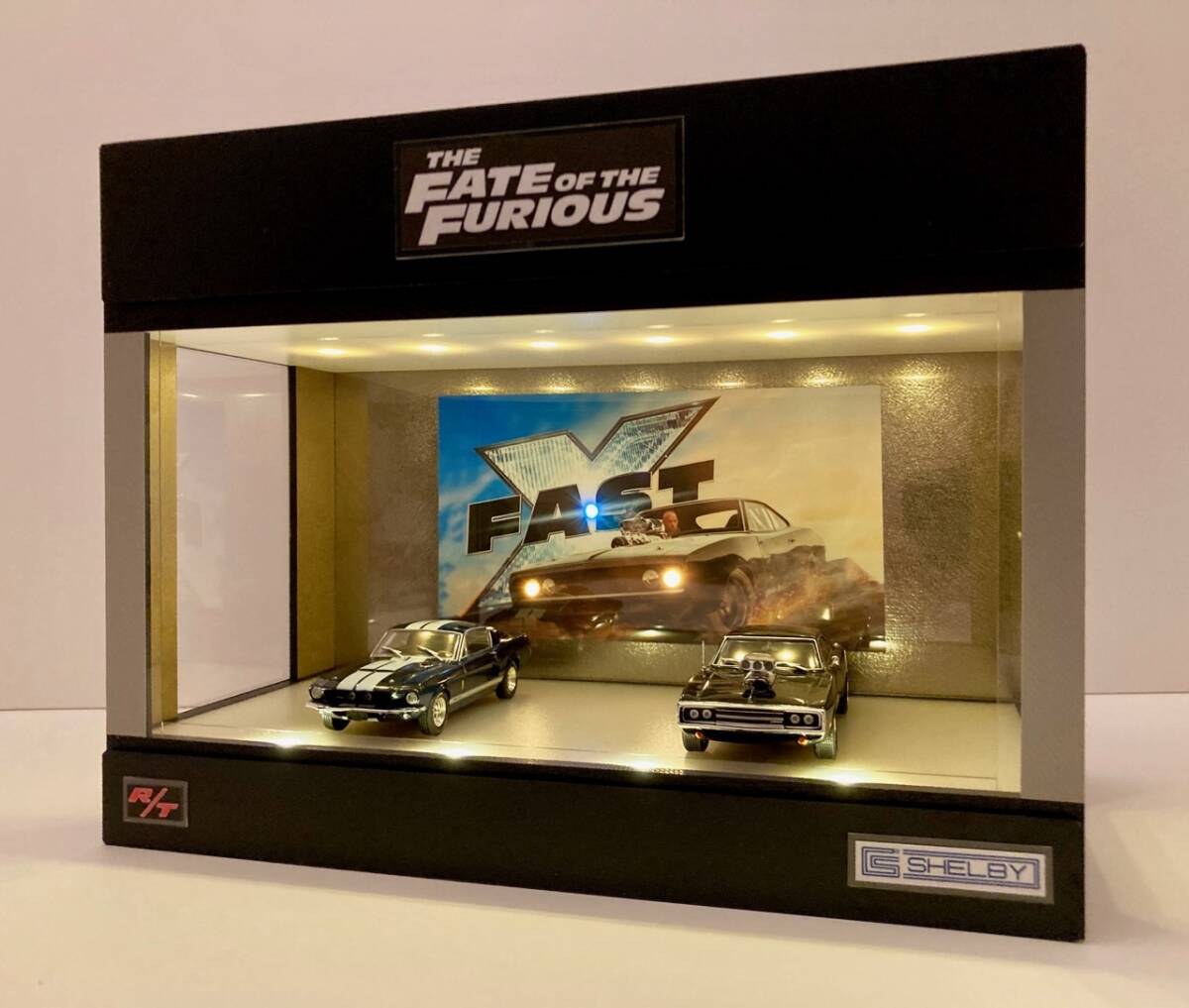 ワイスピ・壁面ダッジのライト＆文字間点灯・1/43ディスプレーBOX /ジオラマ ワイルドスピード・壁面ダッジのライト＆文字間点灯・1/43