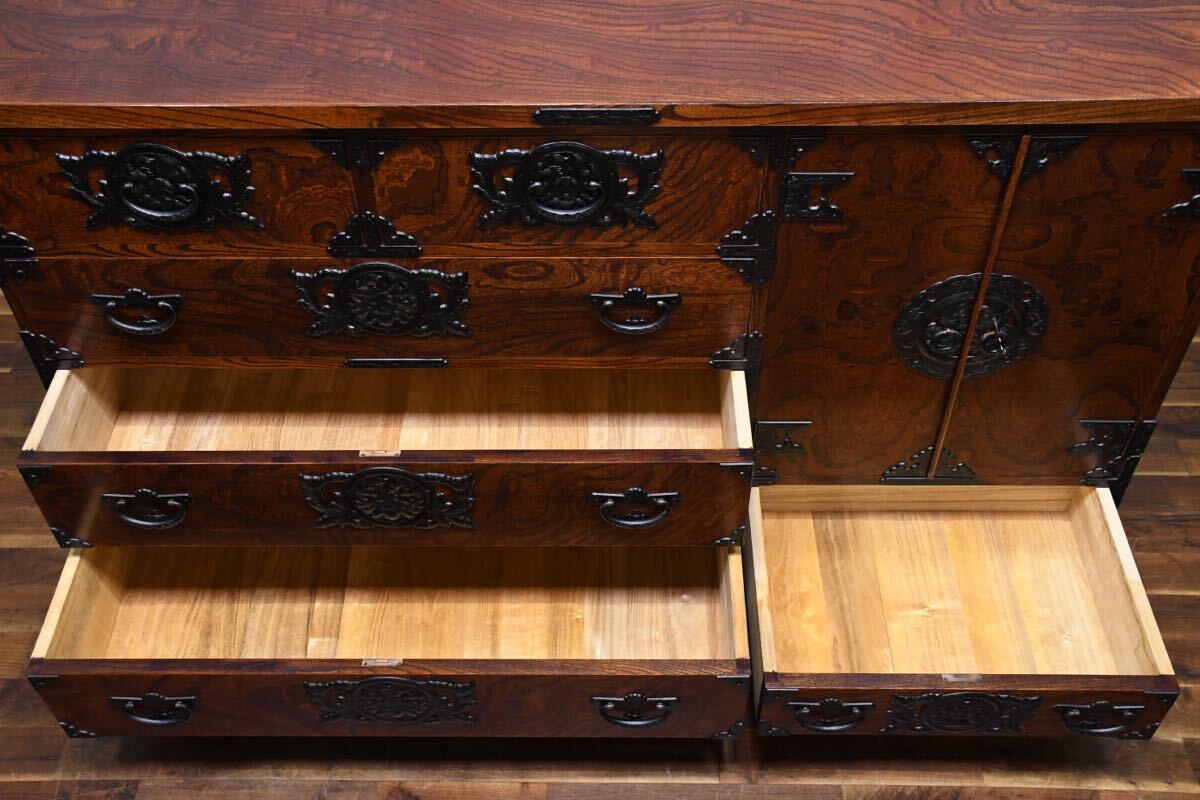 EHK42 岩谷堂箪笥 菊幸 焼印 横長タンス 鍵付き 整理タンス 伝統工芸 欅 EHK42 岩谷堂箪笥 菊幸 焼印 横長タンス 鍵付き 整理タンス 伝統