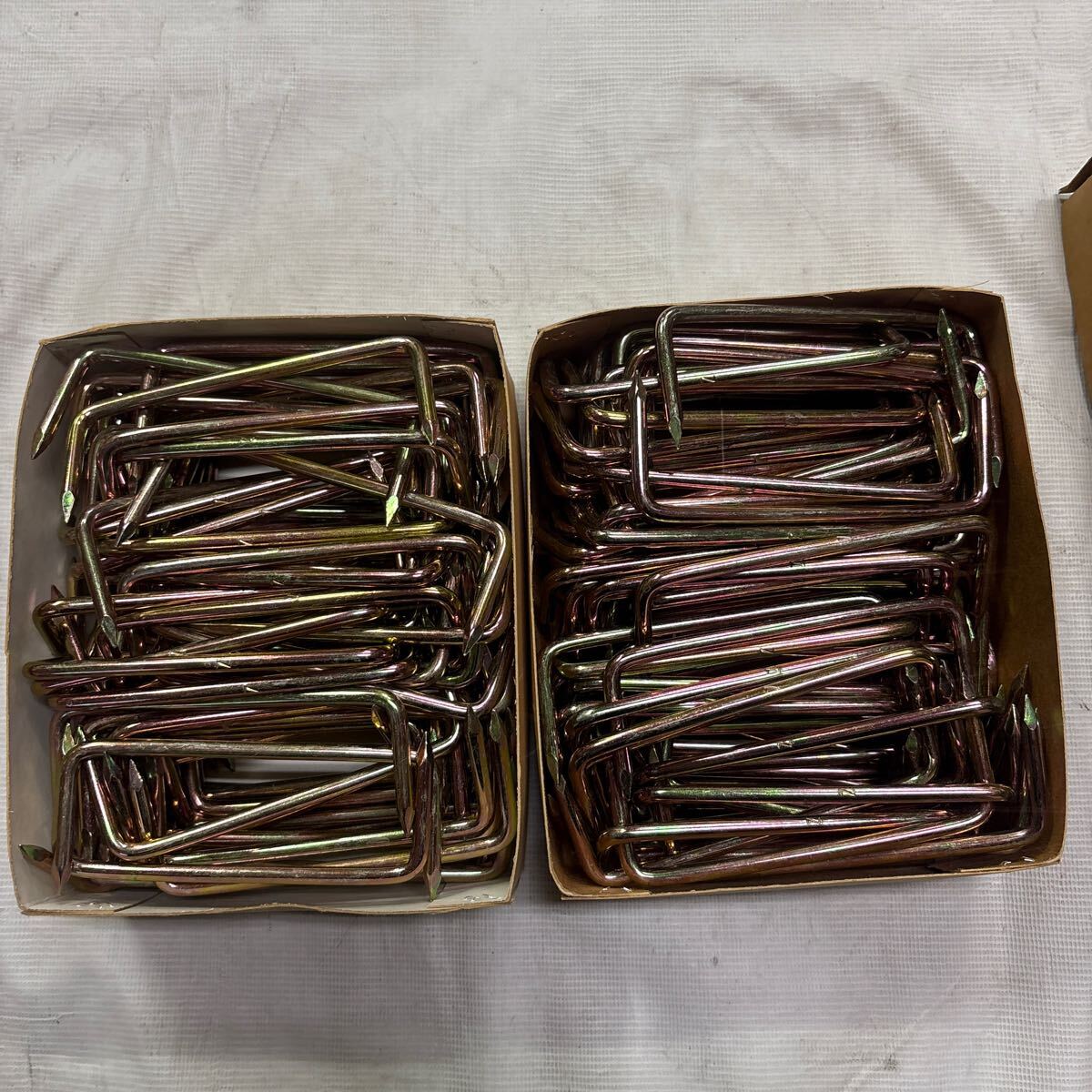 Zかすがい、6mmX120mm１００本入り2箱未使用、保管品です。 _画像2