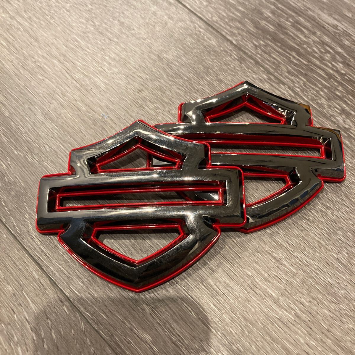 ガンシップグレー×レッド　送料無料　即納　ハーレー cvo エンブレム ステッカー　タンク　スポーツスター　ツーリング_画像1