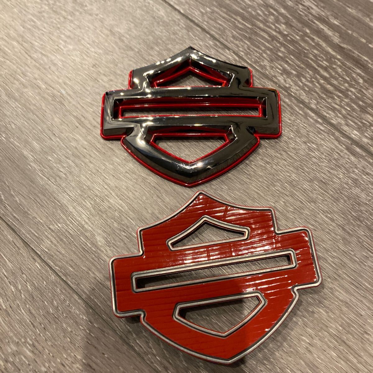 ガンシップグレー×レッド　送料無料　即納　ハーレー cvo エンブレム ステッカー　タンク　スポーツスター　ツーリング_画像3