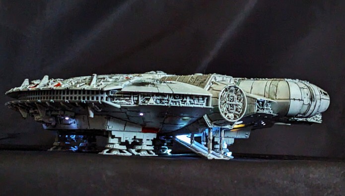 1/144 電飾改修 ミレニアムファルコン 塗装済完成品　 スターウォーズ 1/144 電飾改修 ミレニアムファルコン 塗装済完成品 スター