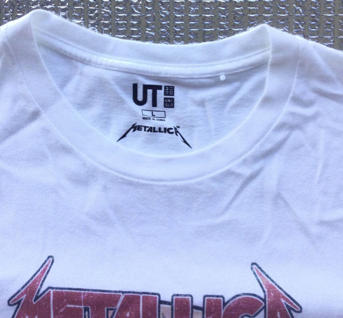 バンドT【メタリカ METALLICA ★怪獣デザインJump In The Fire ★ UNIQLOコラボTシャツ】ロックT ユニクロ　ヘビメタ　ハードロック_画像2