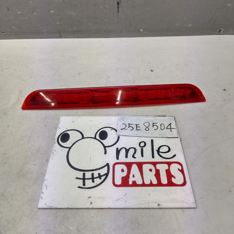 KE2AW CX-5 оригинальный верхний стоп-сигнал 1D1-10-4/25E8504** включение в покупку не возможно KE2AW CX-5 оригинальный верхний стоп-сигнал 1D1-10-4/25E8504** включение в покупку не возможно