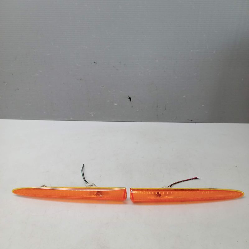 RC2|RC1 R2 оригинальный левый правое крыло маркер (габарит) 1A4-6-4/25E9052* включение в покупку не возможно