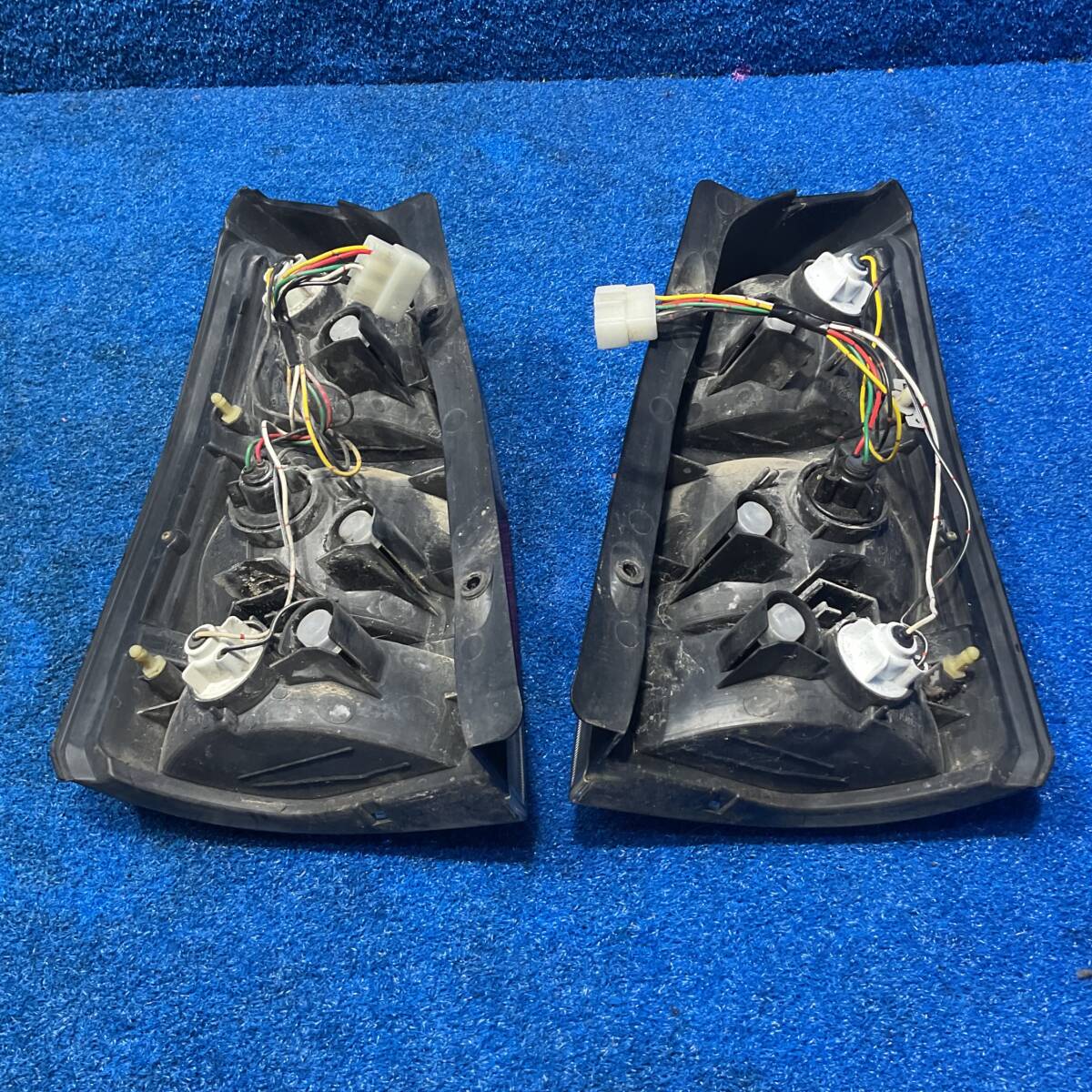 [AK-0028402][Box1] H14 Subaru Pleo RA1 105700km 821 [ задние фонари левый правый ] легкий 