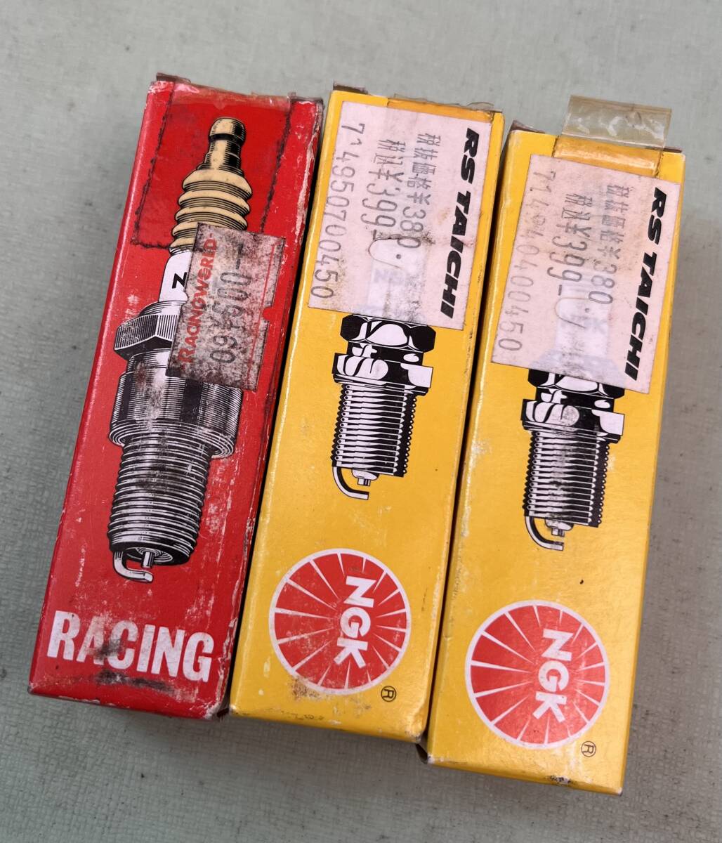 【NGKプラグ】未使用3本とused 品2本_画像2