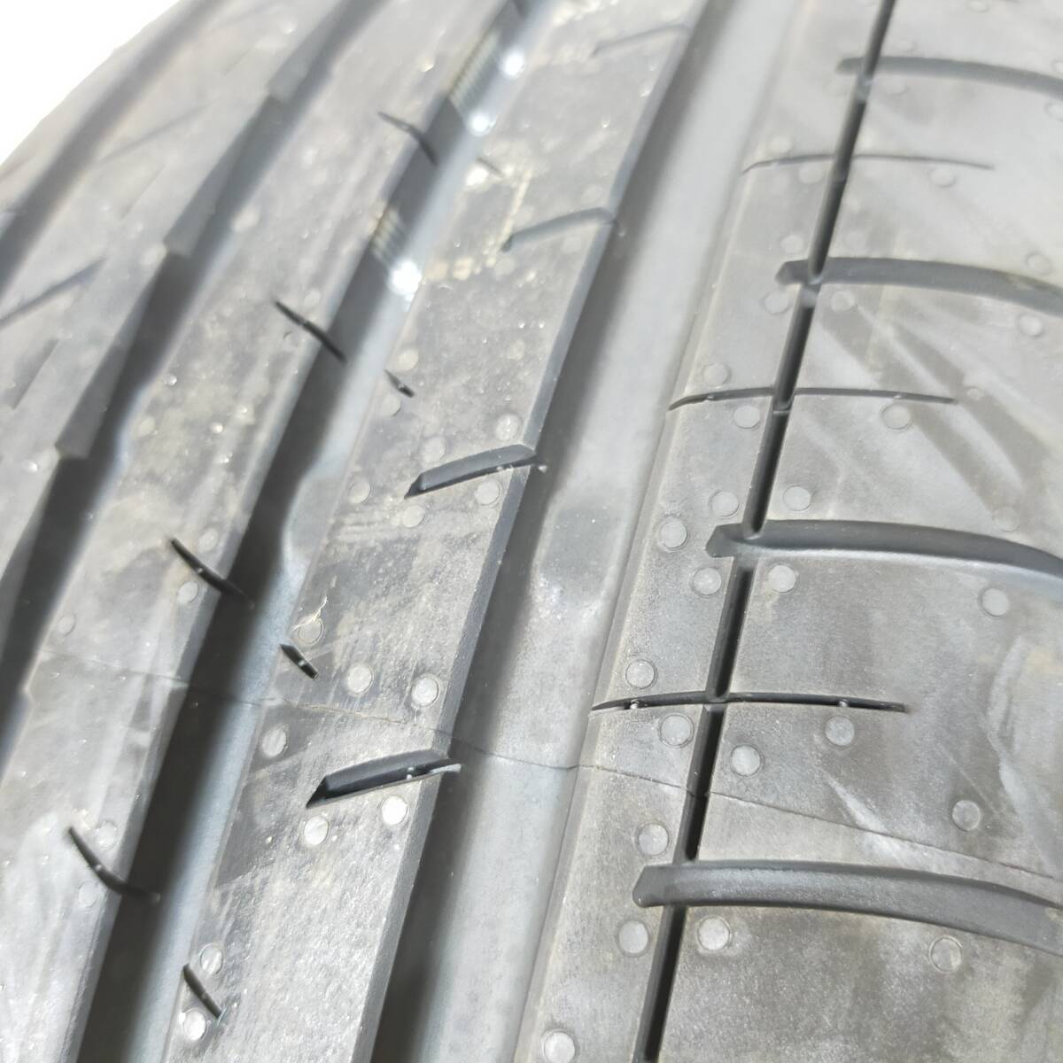 【送料無料】 YOKOHAMA 215/60R16 95H BluEarth-RV RV03 ヨコハマ ブルーアース 夏タイヤ サマータイヤ 4本 A4146 [中古タイヤ]_画像4